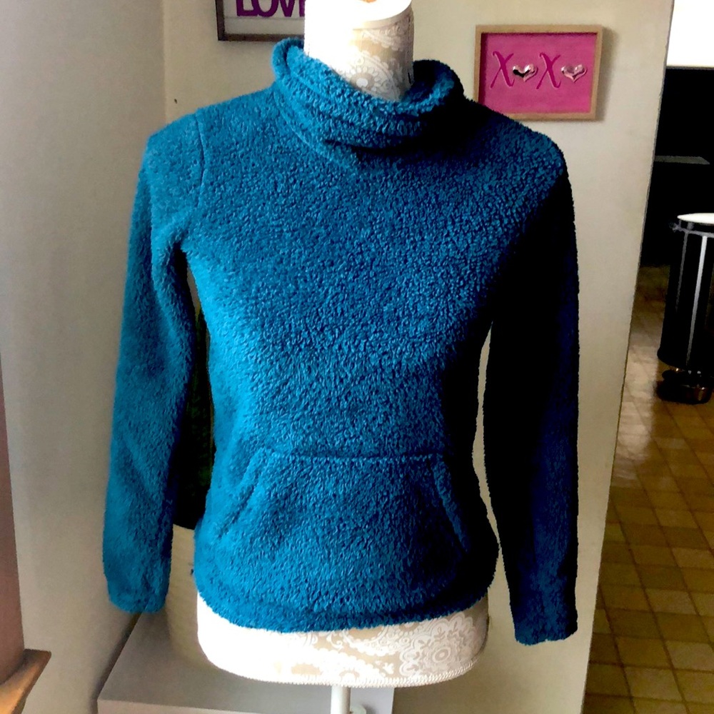 Girls champion brand Sherpa hoodie size 16/18 Xl